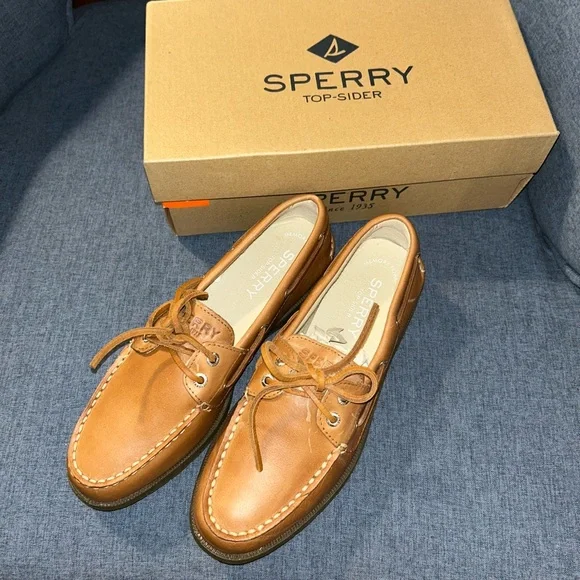 Sperry boat shoes- new in box - Picture 1 of 6
